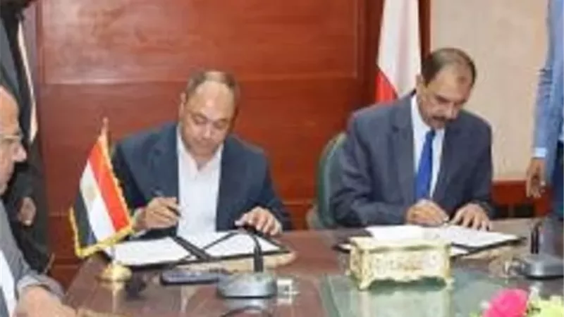 محافظ سوهاج ورئيس هيئة تنمية الصعيد يوقعان 3 بروتوكولات