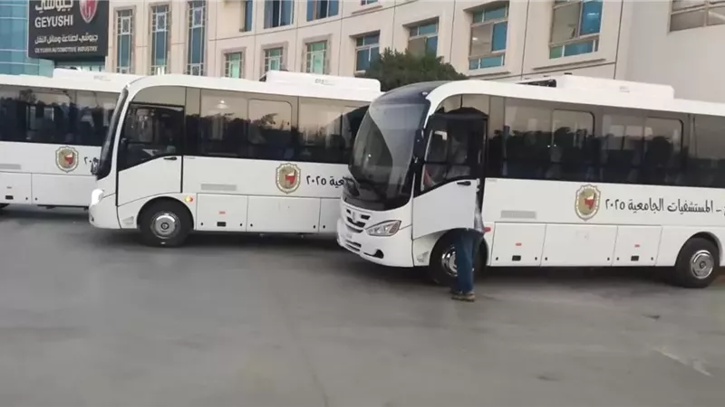 جامعة سوهاج تدعم مستشفياتها بسيارات نقل متطورة