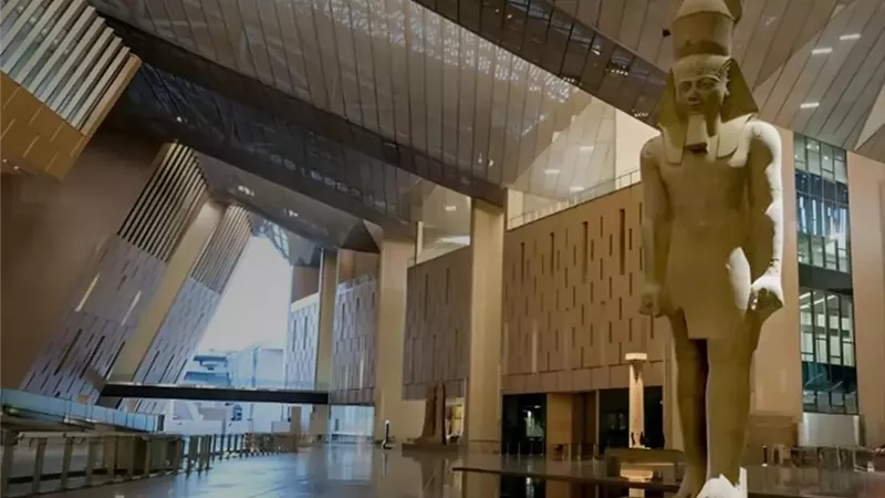 النساجون الشرقيون تفرش حفل الافتتاح الرسمي المتحف المصري الكبير بـ 40 ألف متر مربع من السجاد