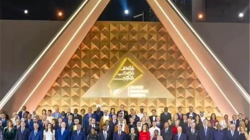 مدير اليونسكو: رؤية افتتاح المتحف المصري الكبير تمثل سعادة تعجز الكلمات عن وصفها
