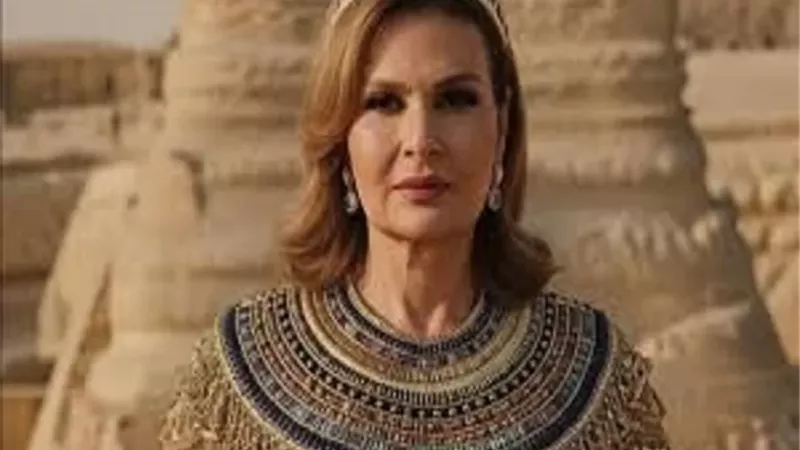 يسرا ترحب بضيوف مصر فى افتتاح المتحف المصرى 