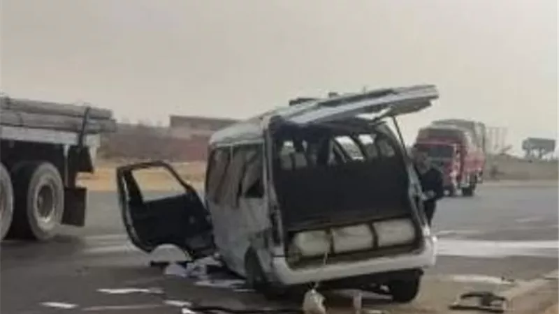 إصابة 7 اثر انقلاب سيارة ميكروباص بالزقازيق
