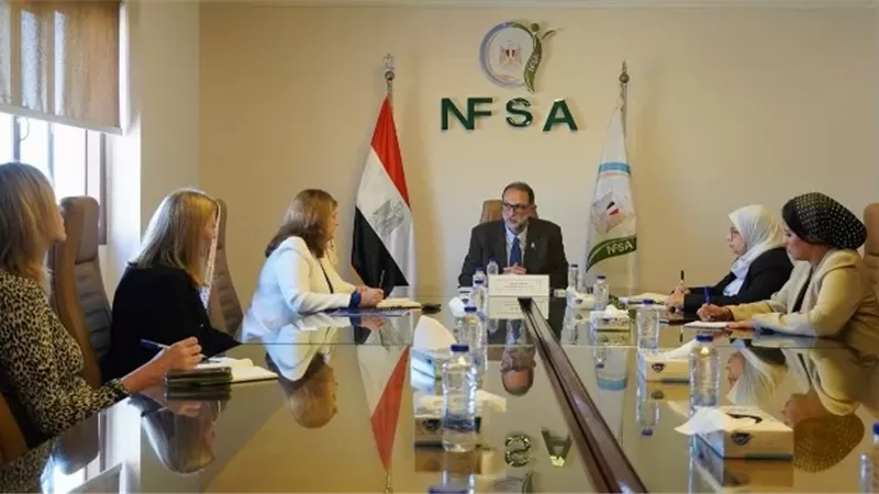 الهوبي يبحث مع استراليا تطوير النظم الرقابية على تداول الغذاء