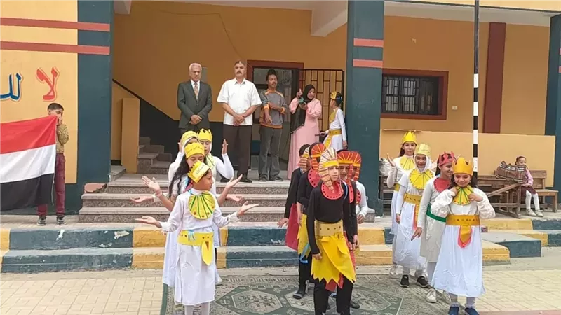 مدير تعليم الإسماعيلية يشهد إذاعة مدرسية عن افتتاح المتحف الكبير