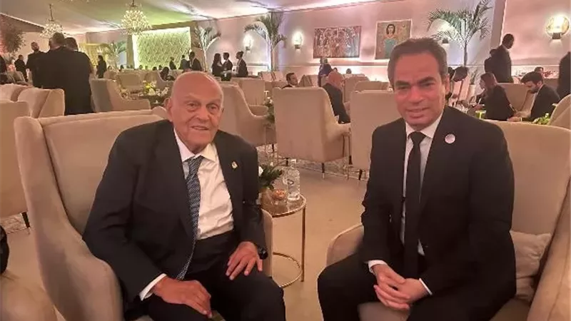 المسلماني يلتقي الدكتور مجدي يعقوب في المتحف الكبير ويبحث سرعة إنتاج قصة حياته