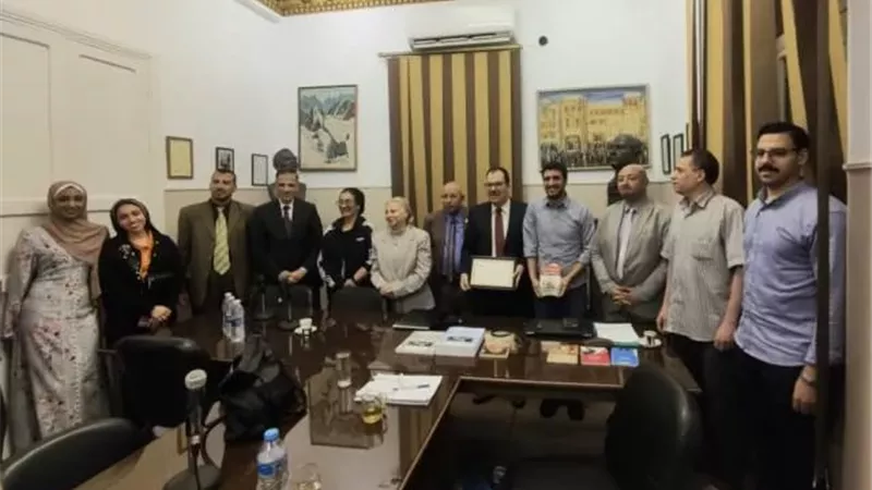 اتحاد كتاب مصر يناقش 