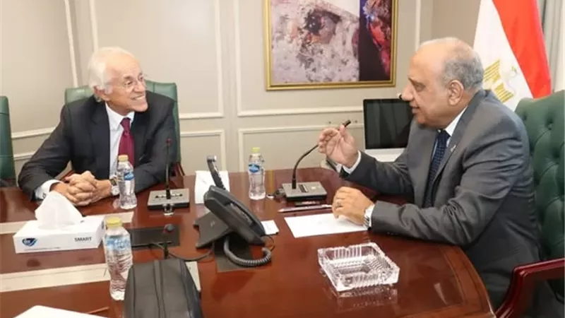 عصمت: الربط الكهربائي مع اليونان يمهّد لتصدير الكهرباء إلى أوروبا