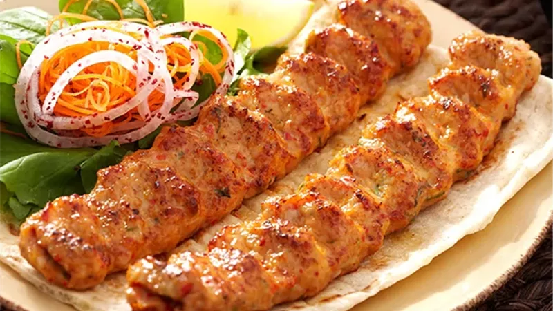 طبيب: البروتين غذاء العضلات ومفتاح التوازن الصحي