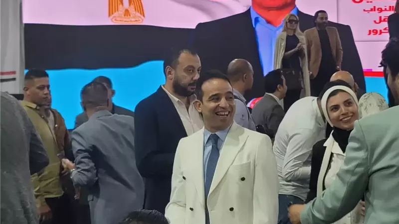 جماهير بولاق الدكرور ونجوم الفن والسياسة تبايع النائب محمد إسماعيل في مؤتمر حاشد.. “عهد جديد من الوفاء والانتماء”