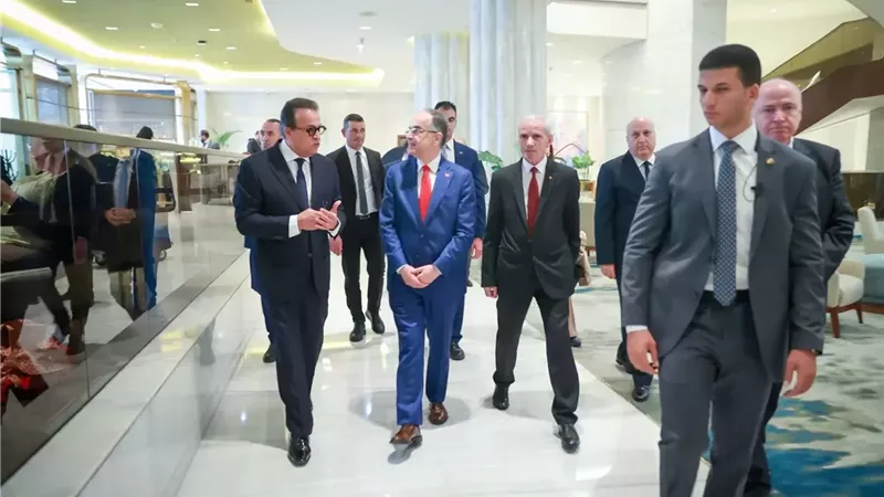 رئيس ألبانيا يشيد بتطور القطاع الصحي فى مصر خلال السنوات الأخيرة