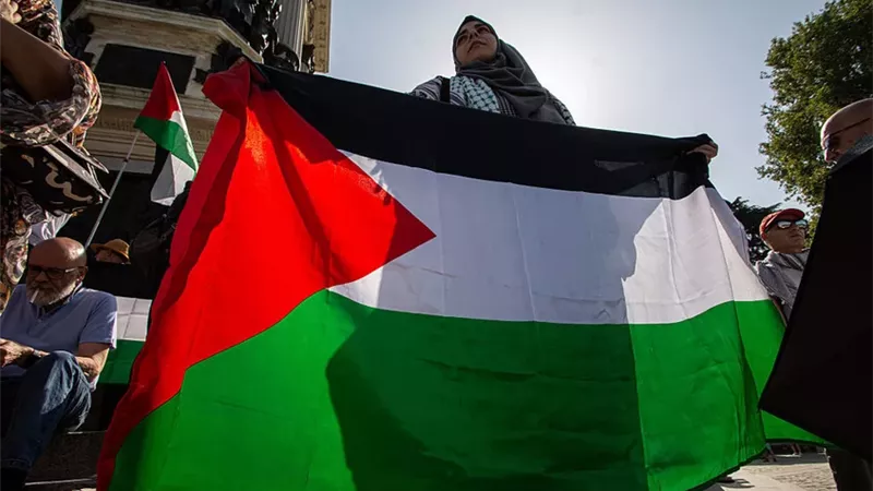 الهلال الأحمر: قافلة 