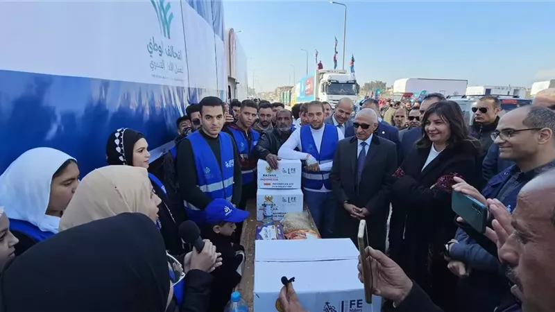 محافظ شمال سيناء: 80% من المشاركين بالعمل الإنساني من السيدات
