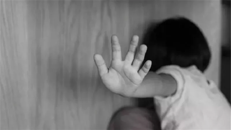 ذئب بشرى يلتهم تلميذة داخل مدرسة بالشرقية