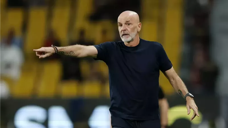 رسميا.. فيورنتينا يعلن إقالة بيولي