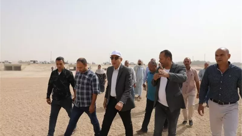 محافظ المنيا يتفقد مخر سيل 
