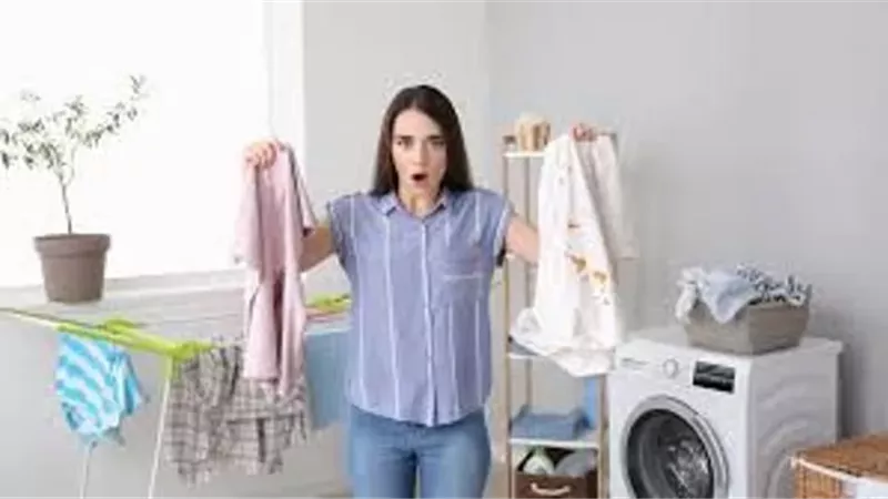 حيلة ذكية تخلصك من أصعب بقع الملابس في دقائق