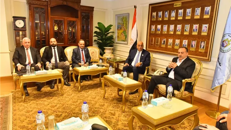 محافظ أسيوط يستقبل رئيس جهاز تنمية المشروعات