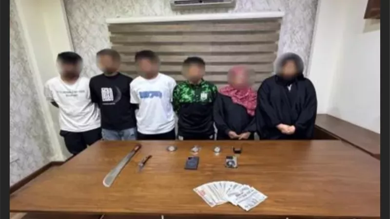 ضبط 6 أشخاص سرقوا متعلقات 4 أجانب بالجيزة