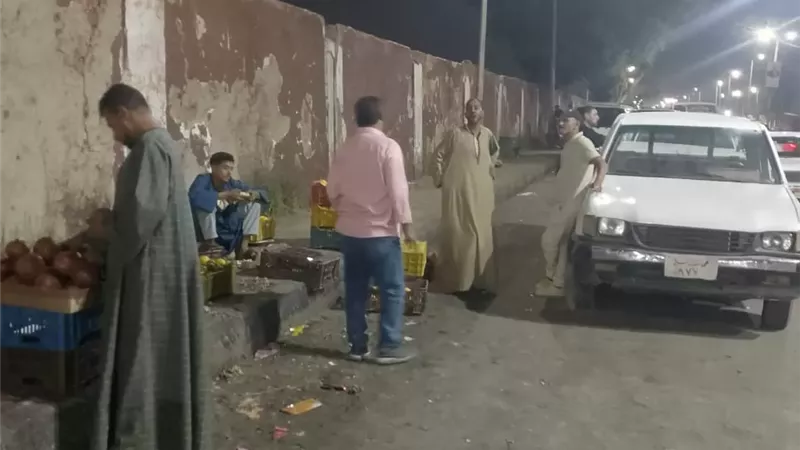 محافظ أسيوط: استمرار حملات ازالة إشغالات الباعة الجائلين