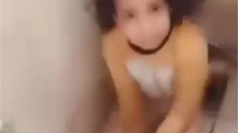 اخلاء سبيل ربة منزل بعد تعذيب عيالها فى الحمام
