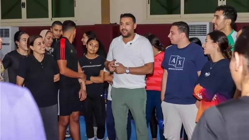 الغنيمى يتابع الأوضاع داخل عدد من قطاعات نادي سموحة