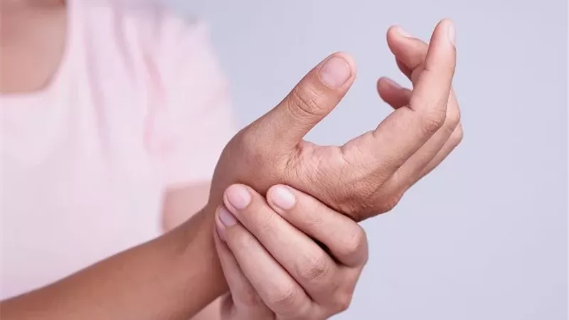 أفضل علاج لآلام المفاصل.. طبيعي وآمن بعيدًا عن الأدوية