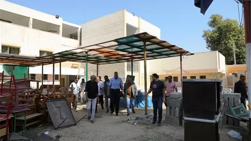 محافظ أسوان يفاجئ العاملين بمدرسة أحمد أبا زيد الرسمية للغات