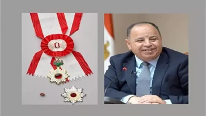 محمد معيط يحصل على وسام 