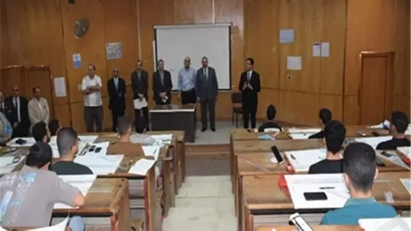 رئيس جامعة بنها: نسعى لتنمية مهارات الطلاب ودعم الأنشطة الطلابية
