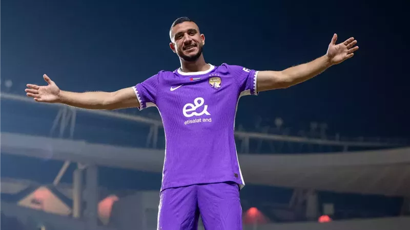 كأس السوبر| رامي ربيعة يؤازر الأهلي قبل مواجهة سيراميكا