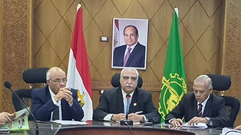 تعليم القليوبية تعقد اجتماعاً موسعاً لمجلس الأمناء والآباء والمعلمين