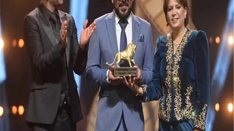 وهران تحتفي بالفنان منذر رياحنه وتكريم استثنائي لمشواره الفني