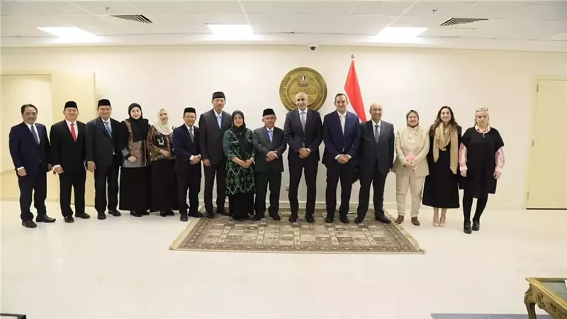 وزير التعليم يبحث مع نظيره الإندونيسي تعزيز سبل التعاون