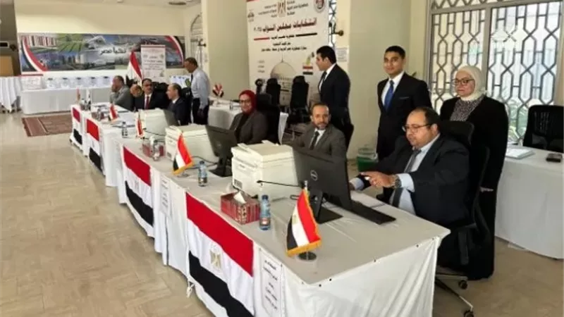 غلق باب التصويت بانتخابات النواب في الإمارات وسلطنة عمان