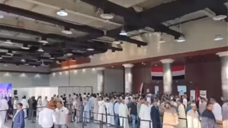 اقبال متزايد من أبناء الجاليةالمصريةبالكويت على التصويت بانتخاب النواب