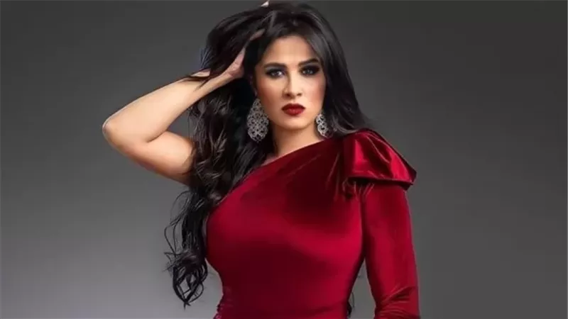 ياسمين عبد العزيز تثير الجدل برسالة غامضة