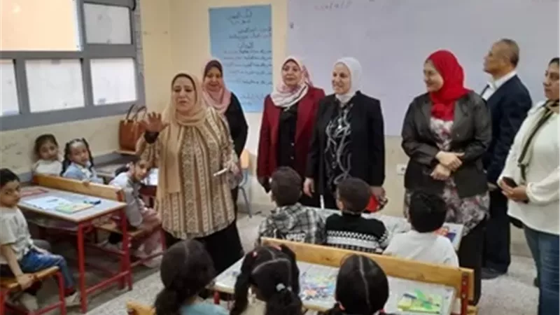 مدير تعليم القاهرة تتابع بدء برنامج تنمية مهارات القراءة والكتابة
