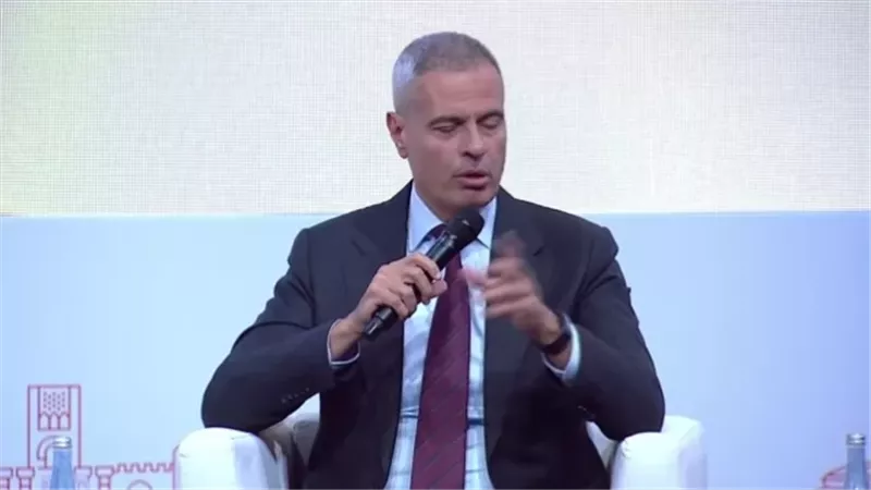 عادل: مصر للطيران تسعى إلى زيادة معدلاتها التشغيلية وأسطولها