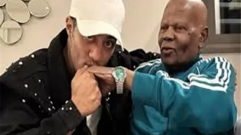 الشيخ محمد جبريل عن والد محمد رمضان : 