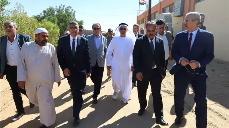 الوزيروالمحافظ يفتتحان غرف تبريد وتجميد التمورلدعم صغار المزارعين