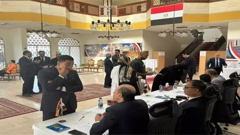 سفير مصر في موزمبيق: مشاركة المصريين بالخارج فوز للوطن وتجسيد للانتماء