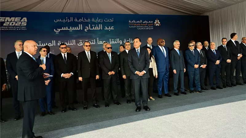 مدبولي يتفقد معرض 
