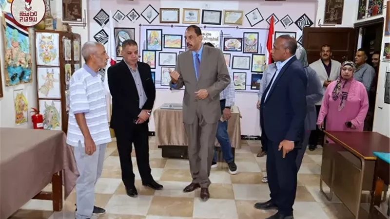 محافظ سوهاج يتفقد مقر اللجنة العامة واللجان الانتخابية