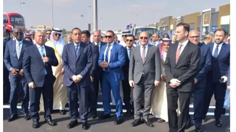 رئيس جامعة سوهاج يشارك في افتتاح المعرض الدولي للنقل الذكي