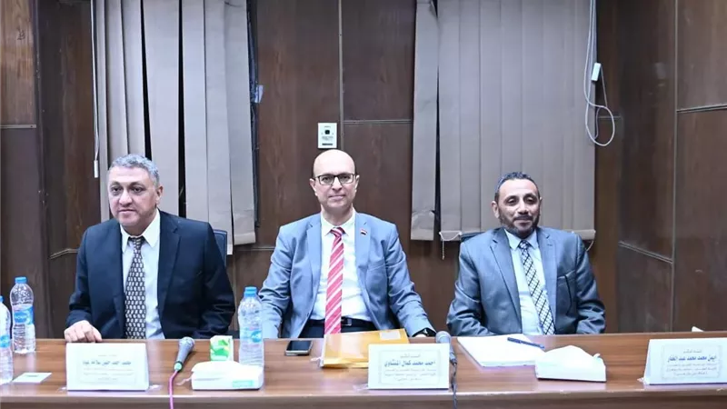 المنشاوي يناقش رسالة دكتوراه بقسم جراحة القلب والصدر بجامعة أسيوط