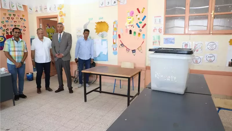 محافظ أسوان يتابع جاهزية مقار اللجان الإنتخابية لمجلس النواب