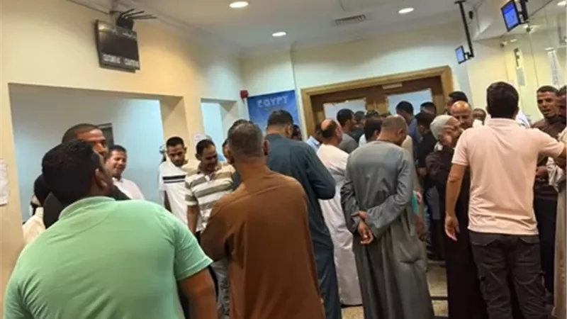 أبناء الجالية في قطر يواصلون التوافد على لجان الاقتراع بانتخابات النواب