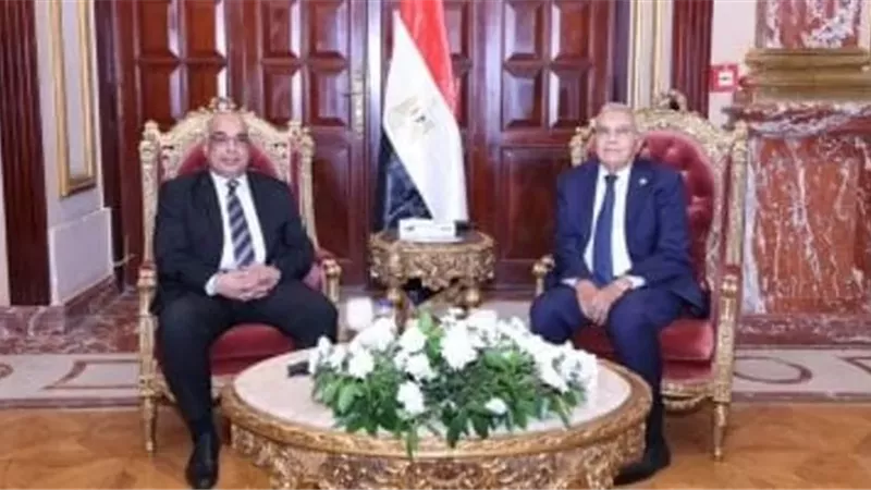 وزير العدل يزور رئيس مجلس الشيوخ لتهنئته بتولي منصبه