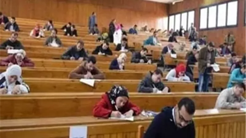بدء امتحانات 
