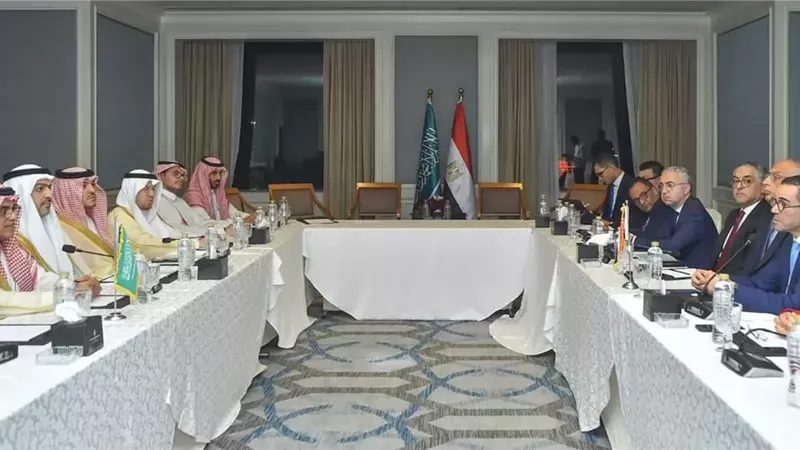 وزير الاستثمار يبحث مع مسئولين سعوديين سبل تعزيز التعاون بين البلدين